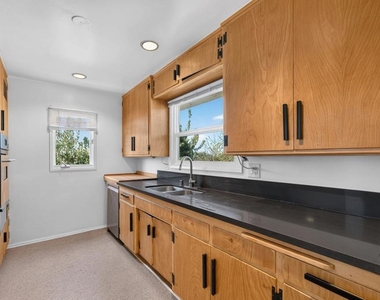 1751 Lucretia Avenue - Photo Thumbnail 5