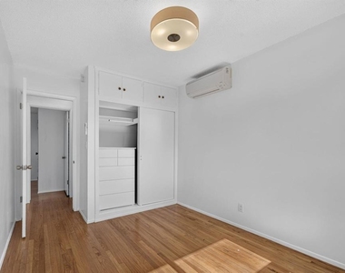 1751 Lucretia Avenue - Photo Thumbnail 8