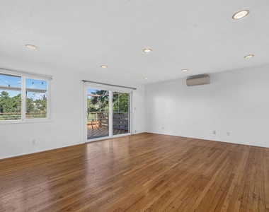 1751 Lucretia Avenue - Photo Thumbnail 2