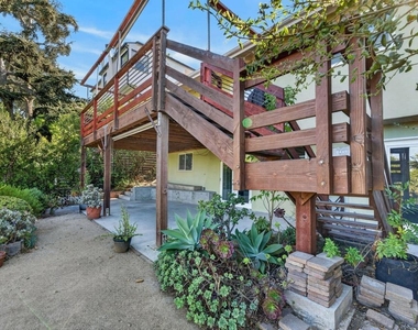 1751 Lucretia Avenue - Photo Thumbnail 32