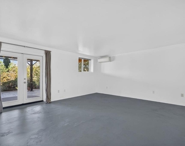 1751 Lucretia Avenue - Photo Thumbnail 24