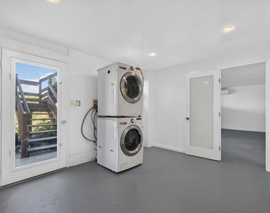 1751 Lucretia Avenue - Photo Thumbnail 19
