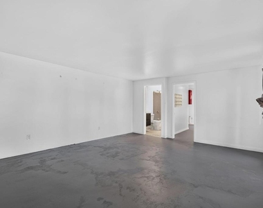 1751 Lucretia Avenue - Photo Thumbnail 22