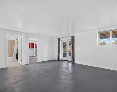 1751 Lucretia Avenue - Photo Thumbnail 23