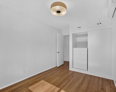 1751 Lucretia Avenue - Photo Thumbnail 9