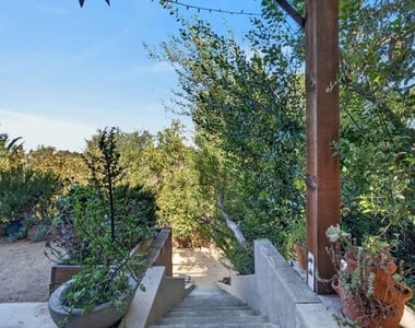 1751 Lucretia Avenue - Photo Thumbnail 34