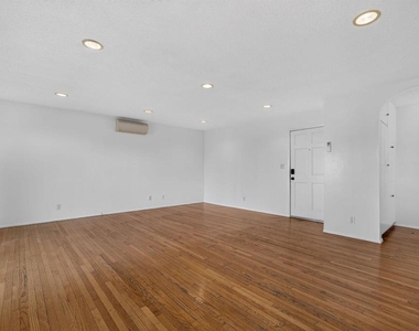 1751 Lucretia Avenue - Photo Thumbnail 4