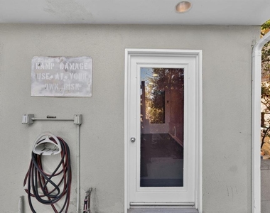 1751 Lucretia Avenue - Photo Thumbnail 17