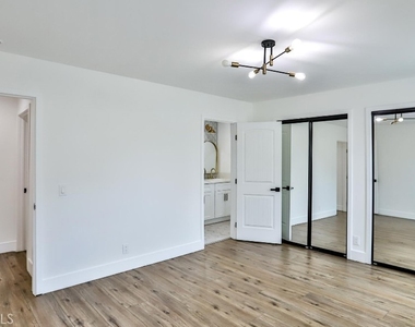 11443 Saticoy Street - Photo Thumbnail 8