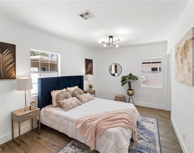 11445 Saticoy Street - Photo Thumbnail 8