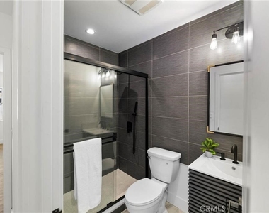11445 Saticoy Street - Photo Thumbnail 10