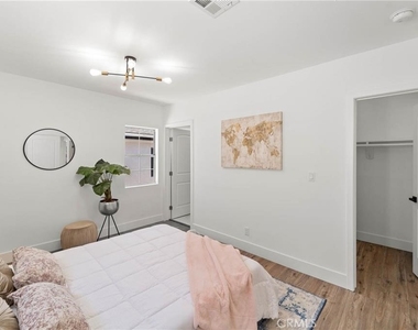 11445 Saticoy Street - Photo Thumbnail 9