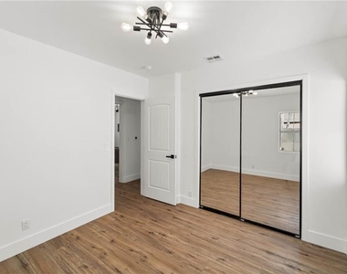 11445 Saticoy Street - Photo Thumbnail 12