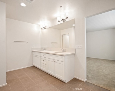 4423 Lilac Circle - Photo Thumbnail 12
