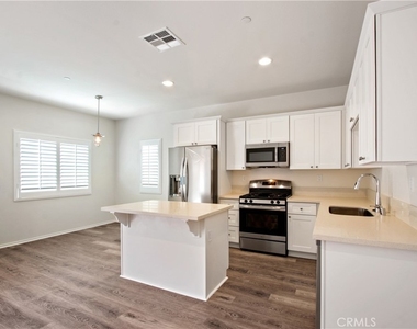 4423 Lilac Circle - Photo Thumbnail 4