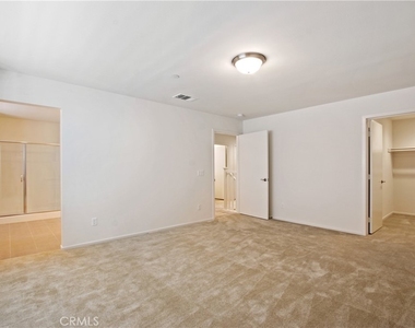4423 Lilac Circle - Photo Thumbnail 10