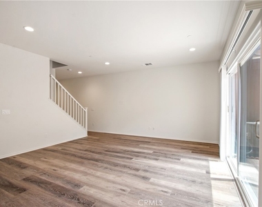 4423 Lilac Circle - Photo Thumbnail 3