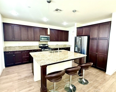 3162 E Mt Rainier Drive - Photo Thumbnail 4