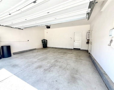 3162 E Mt Rainier Drive - Photo Thumbnail 21