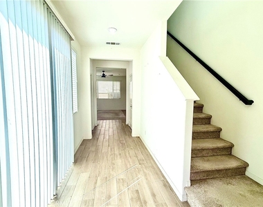 3162 E Mt Rainier Drive - Photo Thumbnail 9