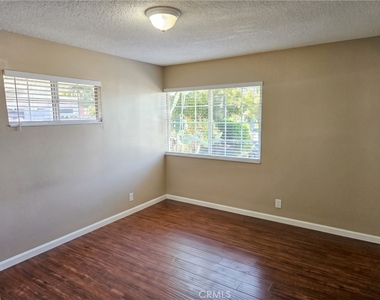 1260 Kenwood Street - Photo Thumbnail 6