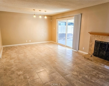 1260 Kenwood Street - Photo Thumbnail 5