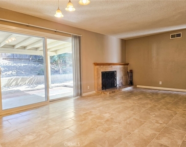1260 Kenwood Street - Photo Thumbnail 4