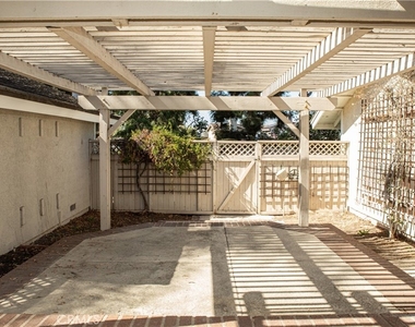 126 E Yale Loop - Photo Thumbnail 19