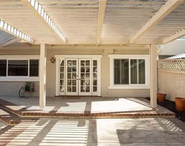 126 E Yale Loop - Photo Thumbnail 22