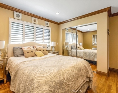 401 Holmwood Drive - Photo Thumbnail 12