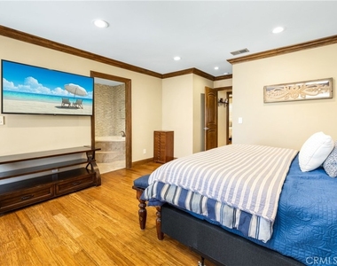401 Holmwood Drive - Photo Thumbnail 8