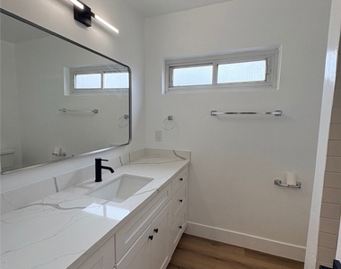 20452 Sw Cypress - Photo Thumbnail 8