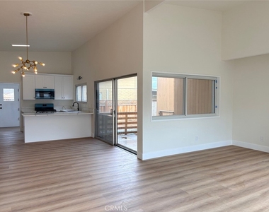20452 Sw Cypress - Photo Thumbnail 1