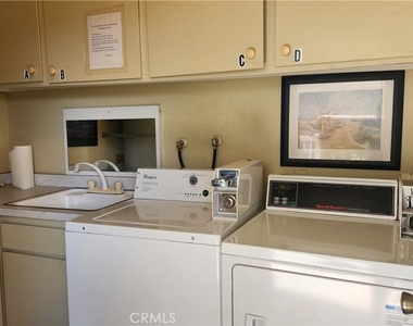 1201 Buena Vista Unit A - Photo Thumbnail 9