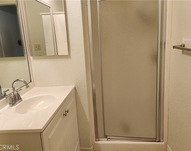 1201 Buena Vista Unit A - Photo Thumbnail 8