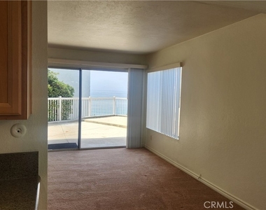 1201 Buena Vista Unit A - Photo Thumbnail 2
