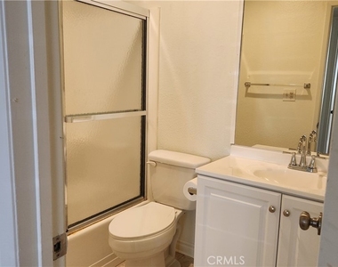 1201 Buena Vista Unit A - Photo Thumbnail 6