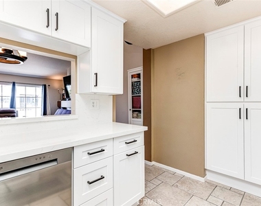 2495 Paseo Circulo - Photo Thumbnail 5
