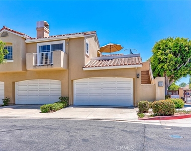 2495 Paseo Circulo - Photo Thumbnail 10