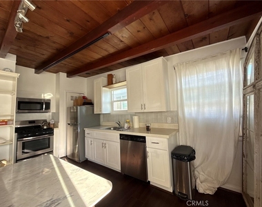 3506 Marcus - Photo Thumbnail 7