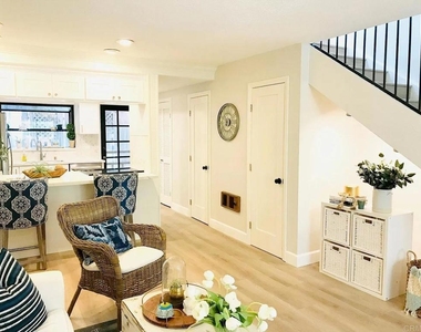 1411 Robinson Avenue - Photo Thumbnail 1