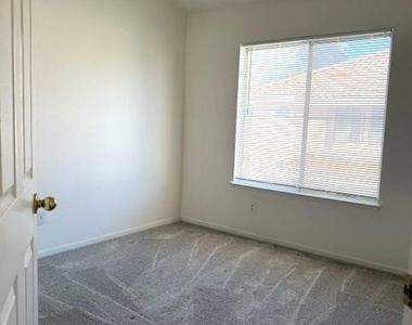 6068 Nice Terrace - Photo Thumbnail 43