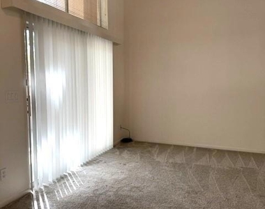 6068 Nice Terrace - Photo Thumbnail 8