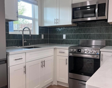 532 Mayfair Avenue - Photo Thumbnail 1