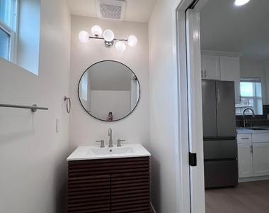 532 Mayfair Avenue - Photo Thumbnail 8