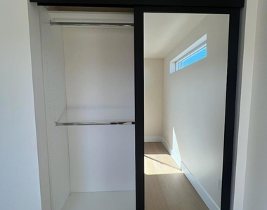 532 Mayfair Avenue - Photo Thumbnail 19