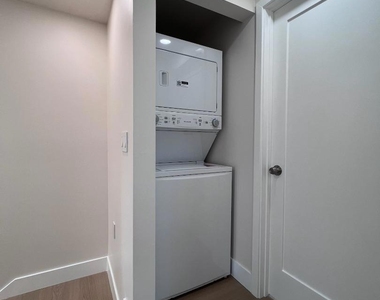 532 Mayfair Avenue - Photo Thumbnail 21