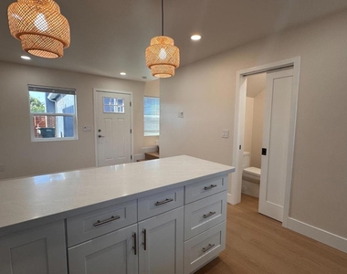 532 Mayfair Avenue - Photo Thumbnail 7