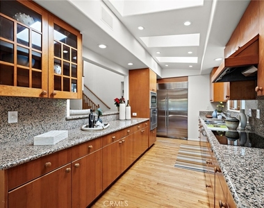 429 Aster - Photo Thumbnail 10