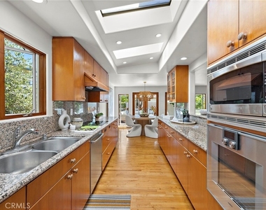 429 Aster - Photo Thumbnail 9